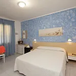 Aurora Hotel 2*