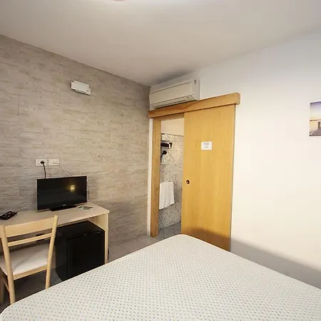Hotell Aurora 2*