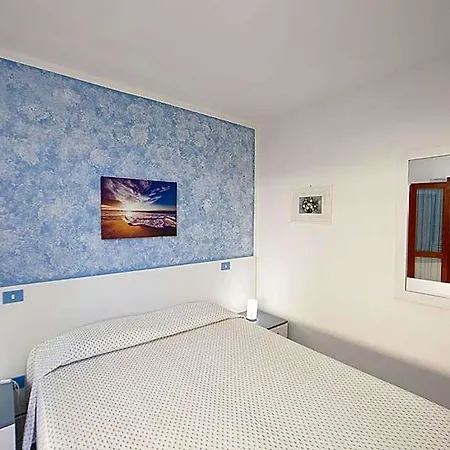Hotel Aurora 2*